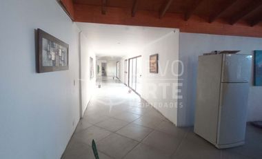 GRAN CASA EN ENTORNO CAMPESTRE EN CODOMINIO DE LAMPA