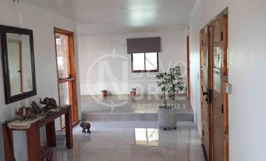GRAN CASA EN ENTORNO CAMPESTRE EN CODOMINIO DE LAMPA