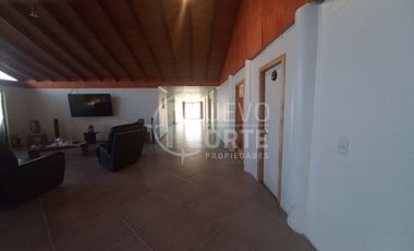 GRAN CASA EN ENTORNO CAMPESTRE EN CODOMINIO DE LAMPA