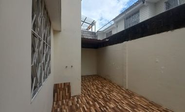 VENDO CASA DOS PLANTAS URB. VICTORIA DEL RIO