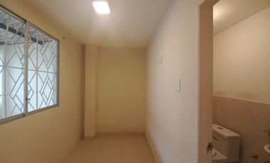 VENDO CASA DOS PLANTAS URB. VICTORIA DEL RIO