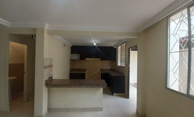 VENDO CASA DOS PLANTAS URB. VICTORIA DEL RIO