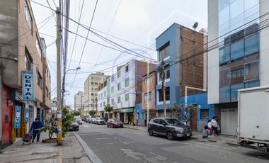 SE VENDE PEQUEÑO EDIFICIO PARA NEGOCIO Y/O VIVIENDA.