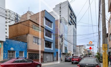 SE VENDE PEQUEÑO EDIFICIO PARA NEGOCIO Y/O VIVIENDA.