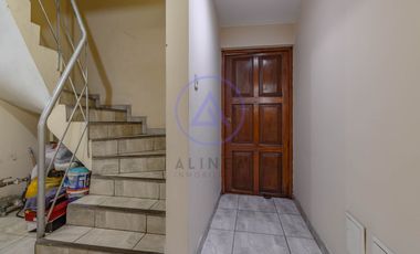 SE VENDE PEQUEÑO EDIFICIO PARA NEGOCIO Y/O VIVIENDA.