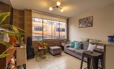 SE VENDE PEQUEÑO EDIFICIO PARA NEGOCIO Y/O VIVIENDA.