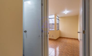 SE VENDE PEQUEÑO EDIFICIO PARA NEGOCIO Y/O VIVIENDA.