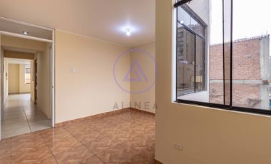 SE VENDE PEQUEÑO EDIFICIO PARA NEGOCIO Y/O VIVIENDA.