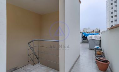 SE VENDE PEQUEÑO EDIFICIO PARA NEGOCIO Y/O VIVIENDA.