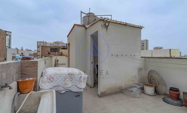 SE VENDE PEQUEÑO EDIFICIO PARA NEGOCIO Y/O VIVIENDA.