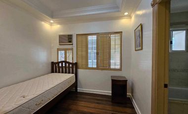 FR/FS 4BR Corner Townhouse 270sqm Maids Gaisano Country Mall Banilad