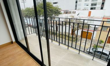 Flat De Estreno - Zona Exclusiva Surco - Vista Al Parque