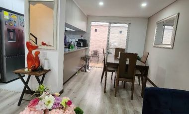 Descubra la combinación perfecta de comodidad, estilo y naturaleza en esta espectacular casa de 100 metros cuadrados en Cota, Cundinamarca . Completam