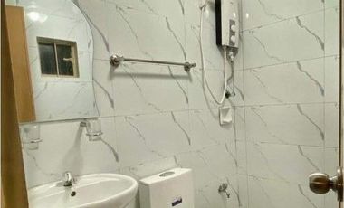 4 Bedroom Duplex House - Completely Remodeled - Dirty Kitchen