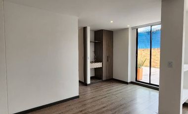 ¡Gran Oportunidad en Chía! Apartamento Primer Piso con Enorme Terraza y Opción de 2da Habitación ¡No te pierdas esta increíble oferta! Presentamos un