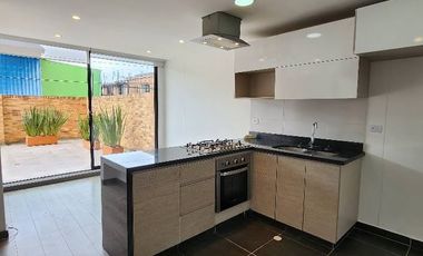 ¡Gran Oportunidad en Chía! Apartamento Primer Piso con Enorme Terraza y Opción de 2da Habitación ¡No te pierdas esta increíble oferta! Presentamos un
