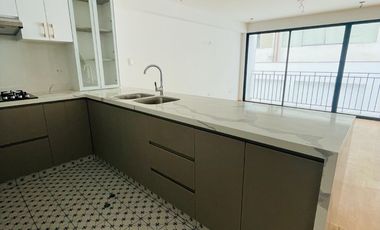 ¡Exclusivo Tríplex En Surco Con Terraza Y Vista Interior!