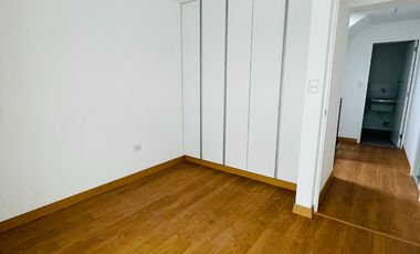 ¡Exclusivo Tríplex En Surco Con Terraza Y Vista Interior!