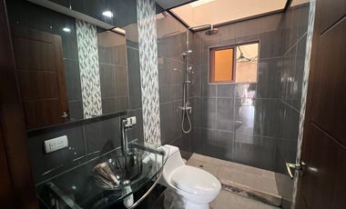 CASA RENTERA 5 DEPARTAMENTOS - TOTORACOCHA -CUENCA