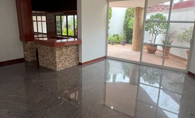 Casa en RENTA EN BOSQUES DE ANGELOPOLIS excelente iluminación y distribución