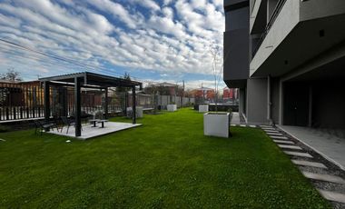 SE ARRIENDA DEPARTAMENTO 2D2B + ESCRITORIO - METRO VICENTE VALDES