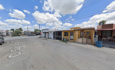 Casa en Calle San Jorge, Villas de San Miguel, Nuevo Laredo, Tamps. ¡NO CRÉDITOS!