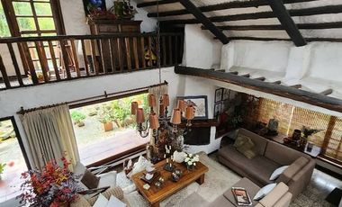 ¡Inversión Única en Chía! Espectacular Finca con 4 Casas y Vista Panorámica en Vereda Cerca de Piedra ¡Atención inversionistas y familias que buscan u