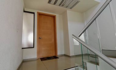 Edificio en renta en Metepec en la purísima ideal para oficinas amplias.