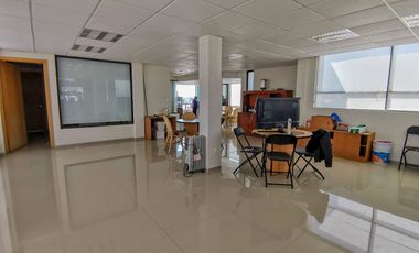 Edificio en renta en Metepec en la purísima ideal para oficinas amplias.