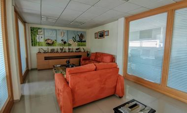 Edificio en renta en Metepec en la purísima ideal para oficinas amplias.