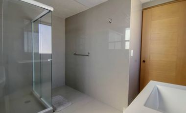 Edificio en renta en Metepec en la purísima ideal para oficinas amplias.