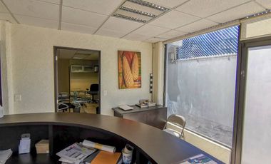 Edificio en renta en Metepec en la purísima ideal para oficinas amplias.