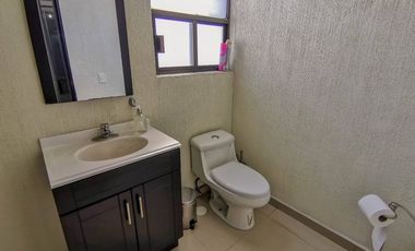 Edificio en renta en Metepec en la purísima ideal para oficinas amplias.