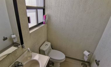 Edificio en renta en Metepec en la purísima ideal para oficinas amplias.