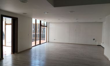 renta oficina/consultorio interior plaza Blvd. Díaz Ordaz Las Reynas Irapuato, Gto.