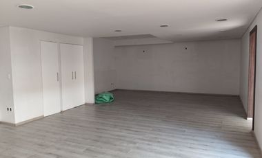 renta oficina/consultorio interior plaza Blvd. Díaz Ordaz Las Reynas Irapuato, Gto.