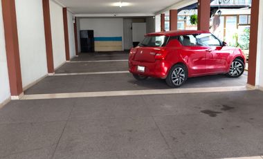 renta oficina/consultorio interior plaza Blvd. Díaz Ordaz Las Reynas Irapuato, Gto.