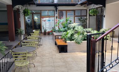 renta oficina/consultorio interior plaza Blvd. Díaz Ordaz Las Reynas Irapuato, Gto.