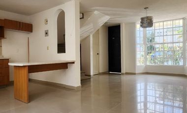 Venta casa dentro de fracc privado mision san diego