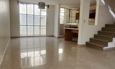Venta casa dentro de fracc privado mision san diego