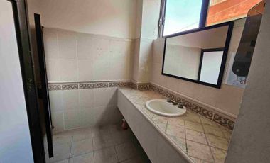 Edificio en Renta sobre 25 Poniente, Col. Los Volcanes – Ideal para Oficinas, Negocio o Escuela