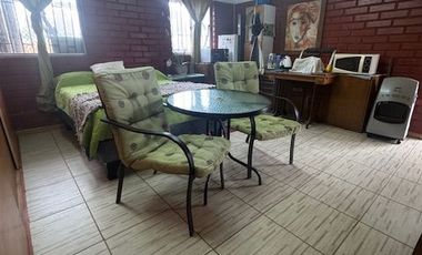 Se Vende sitio con 2 cabañas y 2 departamentos en Horcón, Puchuncaví.