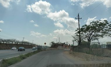 TERRENO PARA PATIO DE MANIOBRAS EN RENTA EN ENTRONQUE CARRETERA SANTA FE