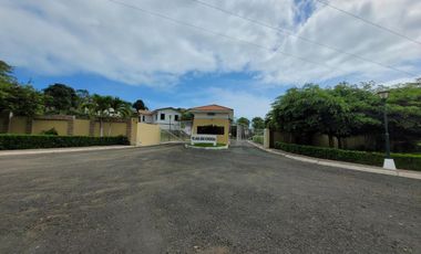 Lote de 570 m2 en la Urbanización Playa Escondida en el cantón Jama de la provincia de Manabí, Ecuador