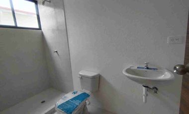 Casa dos habitaciones, sin estacionamiento, Yaruqui