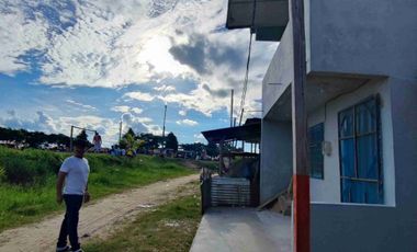 En Venta Casita de dos pisos construcción Nueva con Vista al Frente y al Río Nanay, Distrito de Punchana, Maynas, Loreto