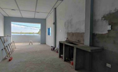 En Venta Casita de dos pisos construcción Nueva con Vista al Frente y al Río Nanay, Distrito de Punchana, Maynas, Loreto