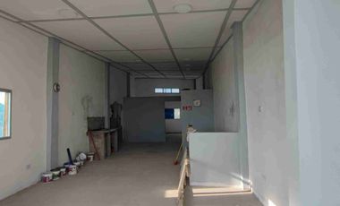 En Venta Casita de dos pisos construcción Nueva con Vista al Frente y al Río Nanay, Distrito de Punchana, Maynas, Loreto