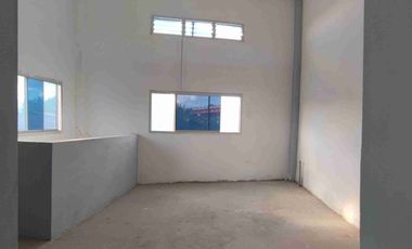 En Venta Casita de dos pisos construcción Nueva con Vista al Frente y al Río Nanay, Distrito de Punchana, Maynas, Loreto
