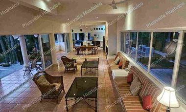 En venta Residencia con vista al Mar